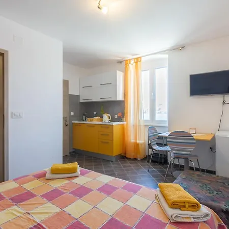 Alina With Sea View アパート *