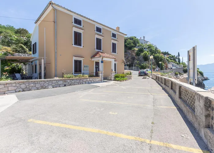 Apartman Alina With Sea View Baska (Krk)