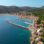 Alina With Sea View Апартаменты *
