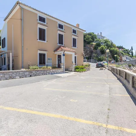 Apartman Alina With Sea View Baska (Krk)